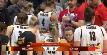 开云体育官网-女篮世预赛：张曼曼3分，中国女篮首节11-21落后比利时女篮